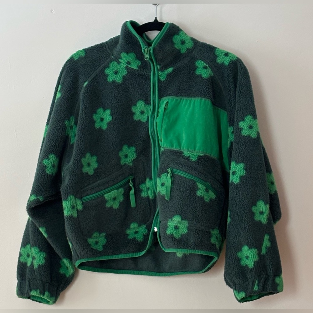 Urban Outfitters  Stormi Flower Print Fleece Jacket size small